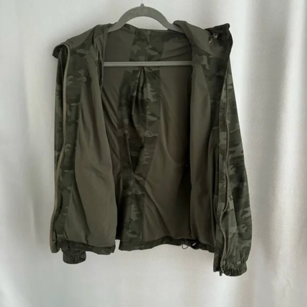 Lululemon Rise & Shine Jacket II Savasana Camo Fatigue Green - Picture 8 of 12